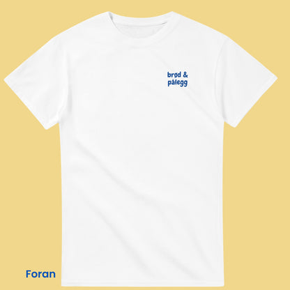 Morsom norsk t-skjorte med frokost tema – perfekt gave for unge voksne. Retro blå og kult print som passer de fleste casual outfits.