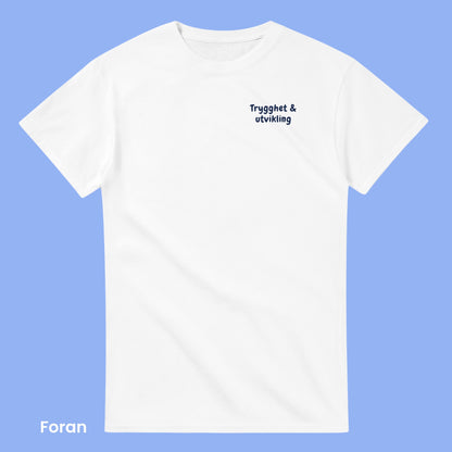 Perfekt og morsom gave til barnehageansatt eller de som arbeider med barn. Kul hvit t-skjorte som er både stilfull og passer til de fleste casual outfits.